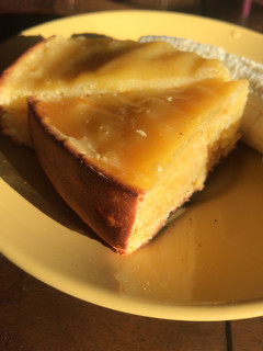 Una foto de Budín de naranja húmedo