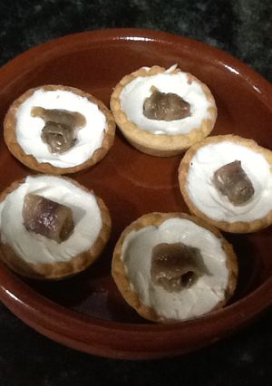 Foto principal de Tartaletas de queso Philadelphia con anchoas