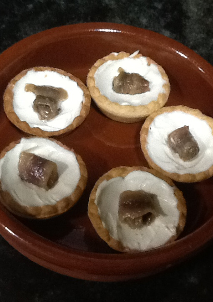 Una foto de Tartaletas de queso Philadelphia con anchoas