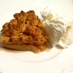 A picture of Apple Crumble.
