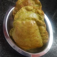 A picture of Special Palak Poori.