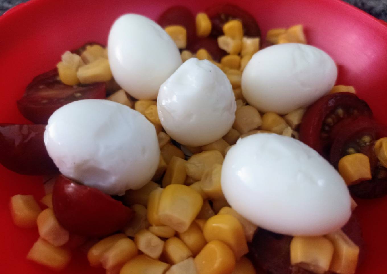 Huevos duros de codorniz en freidora de aire