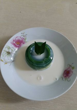 Hình của món Thạch rau câu lá dứa nhân phô mai.