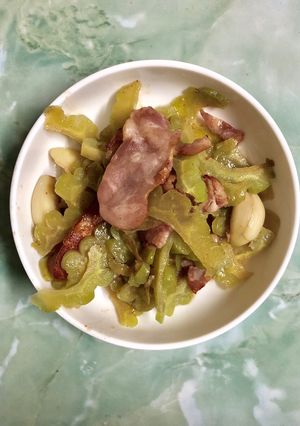 รูปของ มะระผัดเบคอน🌵🥓🥓