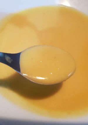 Una foto de Sopa Crema de zapallo y choclo en Sopera Punktal