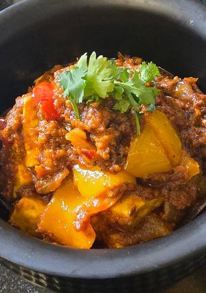 A picture of Paneer capsicum schezwan.