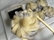 Una foto de dumplings de pollo