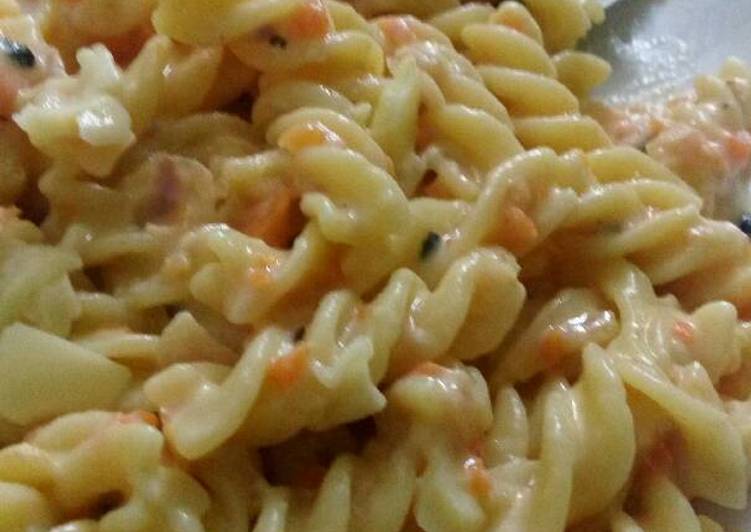 Fusilli pasta in white sauce