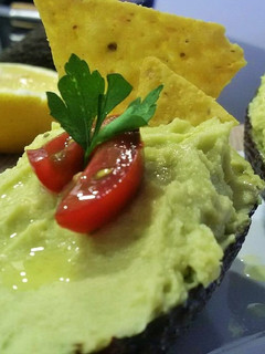 Una foto de Hummus de aguacate