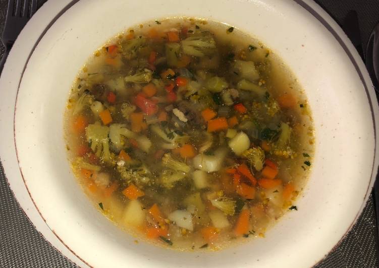 Sopa de verduras surtidas