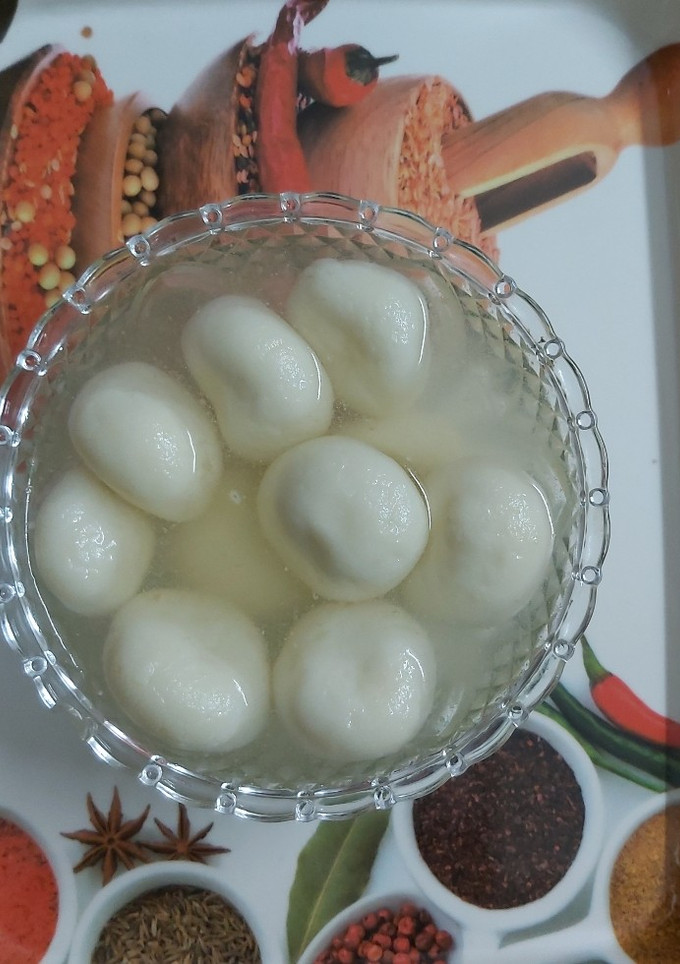 रसगुल्ला (rasgulla recipe in Hindi) रेसिपी मुख्य फोटो