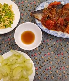 mâm cơm sinh viên