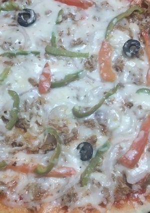 A picture of Maxican pizza.