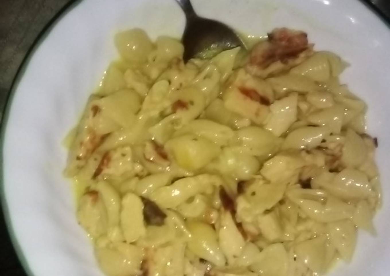 Creamy garlic chicken meal