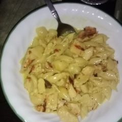 A picture of Creamy garlic chicken meal.