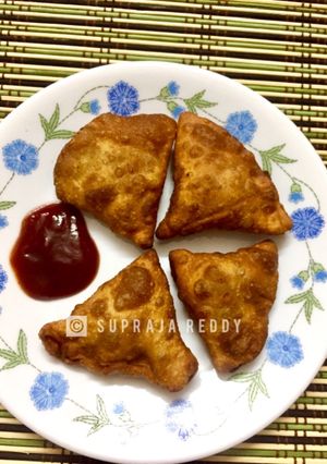 A picture of Wheat Onion Samosas.
