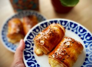 Una foto de Rollitos hojaldrados de jamón y queso (en airfryer)