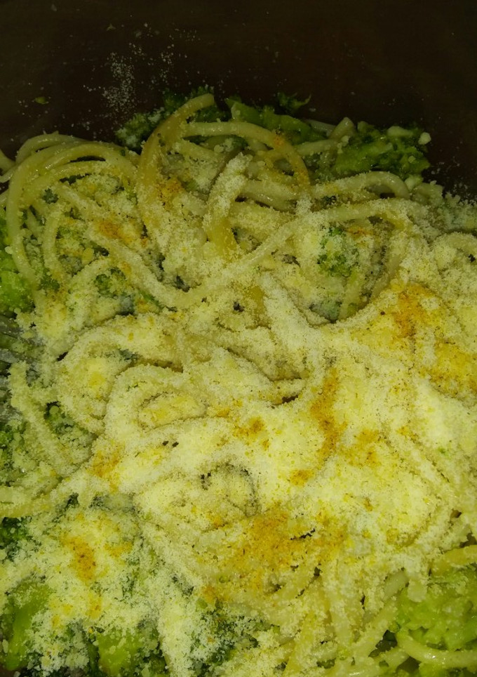 Una foto de Fideos con brócoli, fácil y súper rápido. Apto vegetarianos