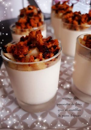 Une photo de Panna cotta salées au foie gras et crunch de pain d'épices