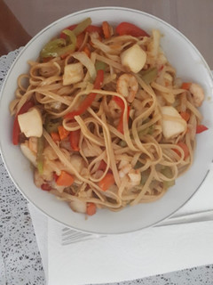 Una foto de Tallarines al estilo chino