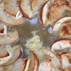 A picture of Triple Apple Pie.