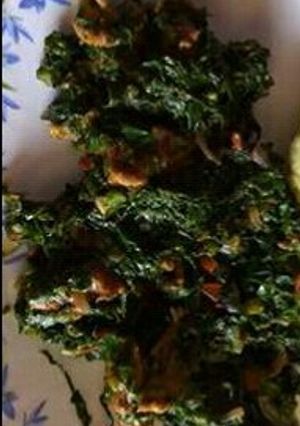 A picture of Kales mixed with beef.