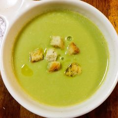 A picture of Asparagus soup.