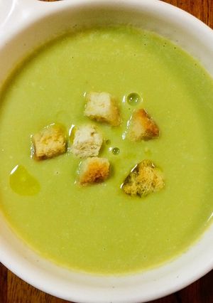 A picture of Asparagus soup.