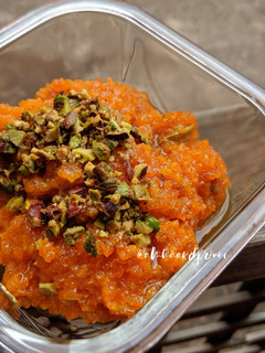 கேரட் ஹல்வா (carrot halwa recipe in tamil) செய்முறை முக்கிய புகைப்படம்