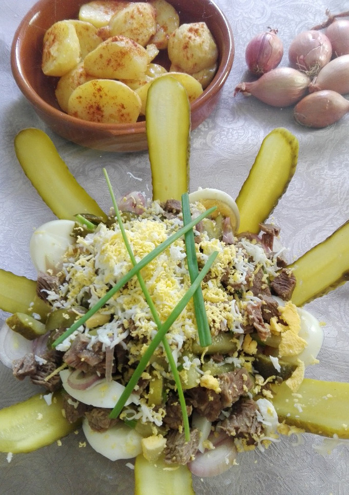 Una foto de Ensalada de carne