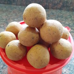 A picture of Ghee residue magaj laddu.
