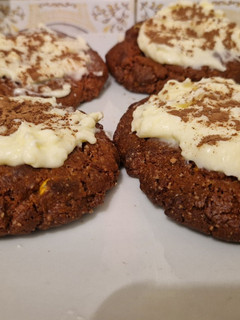 Una foto de Galletas Red Velvet con Chocolate Blanco de Lacasitos