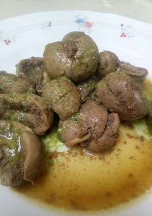 Una foto de Riñones al ajillo