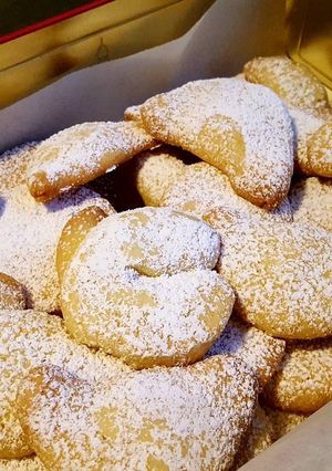 A picture of Vanilla kipferl/cookies.