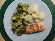 Una foto de brócoli con patatas