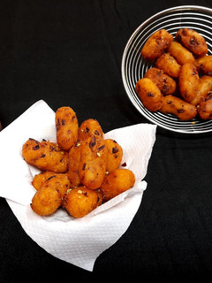स्पाइसी पोटैटो नगेट्स(spicy potato nuggets recipe in Hindi) रेसिपी मुख्य फोटो