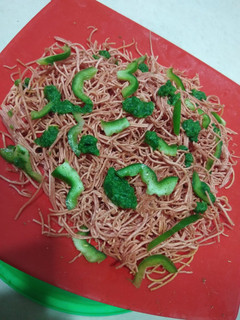બીટ રૂટ સેવ (Beetroot Sev Recipe In Gujarati) રેસીપી મુખ્ય ફોટો
