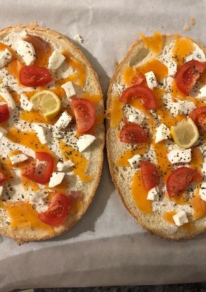 Une photo de Bruschetta à la truite fumée et mozzarella
