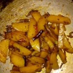 A picture of Aloo bhaja.
