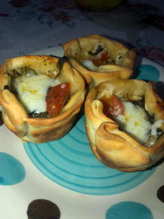 Una foto de Canastitas de caprese