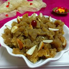 A picture of Atte ka halwa.