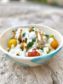 Una foto de Ensalada César con pollo empanado en Airfryer