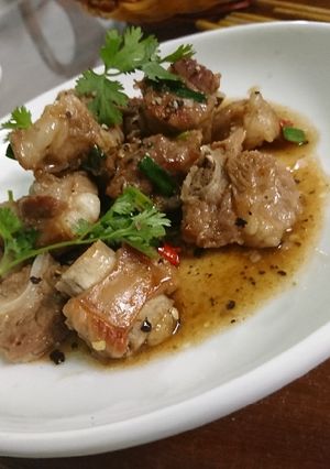 Hình của món Sườn kho nước dừa.