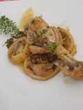 Fusi di pollo al limone e timo
