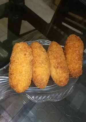A picture of Chicken bread roll.