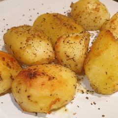 A picture of Roast potatoes.