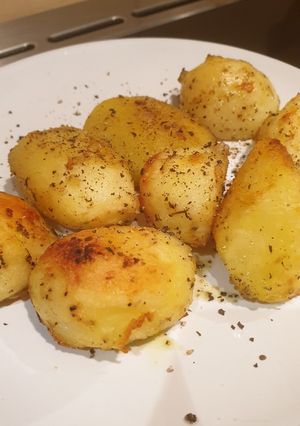 A picture of Roast potatoes.