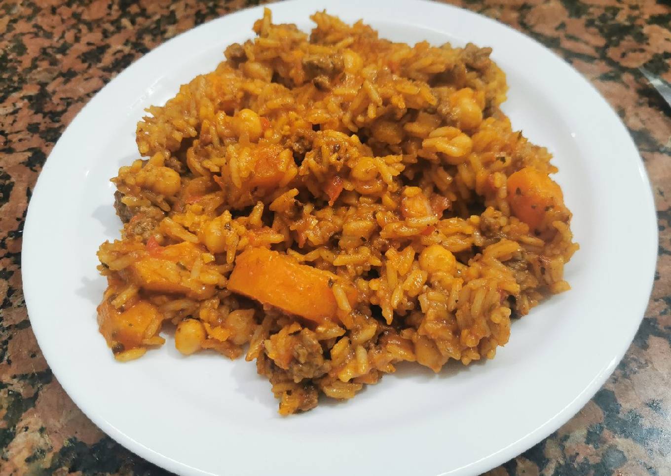Guiso de carne con garbanzos