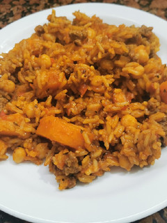 Una foto de Guiso de carne con garbanzos