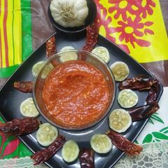 Lahsun ka achar ki chutney A picture of Lahsun ka achar ki chutney.